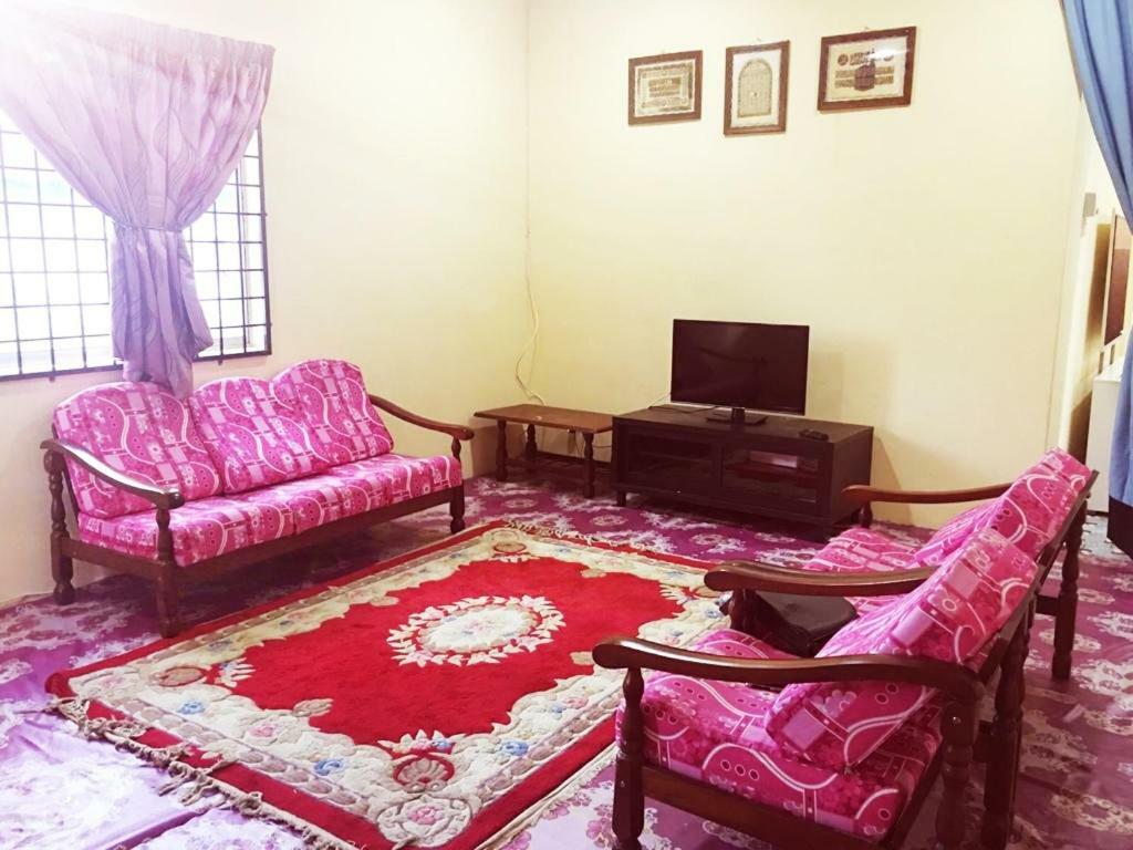 Homestay Bandar Pekan - Musleem Preferred Exterior photo